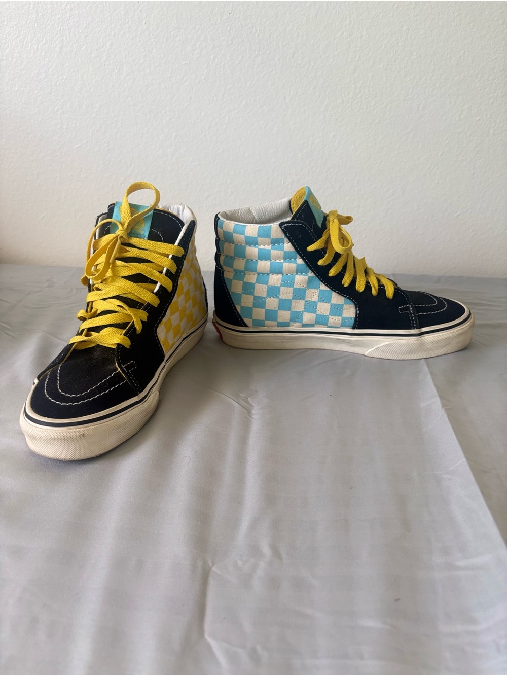 Vans x The Simpsons Kids' High-Top Sneakers in Yellow/Black - Picture 2 of 3